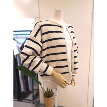 스트라이프 자가드 가디건 아이보리
