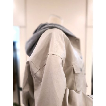 후드 도트 에코 가죽 점퍼 아이보리