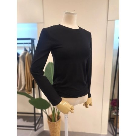 스판 라운드넥 티셔츠 블랙