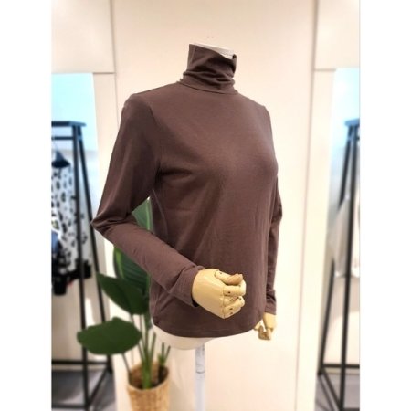 에어 릴랙스 찰랑 폴라 티셔츠 브라운