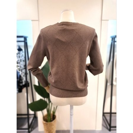 다이아 패턴 라운드 니트 브라운