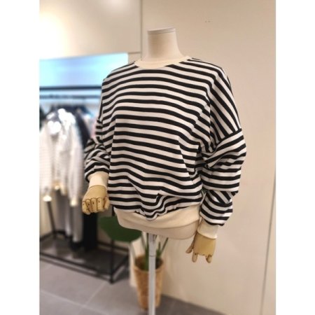 스트라이프 기모 맨투맨 블랙