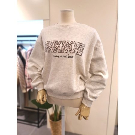 호피 레터링 기모 맨투맨 오트밀