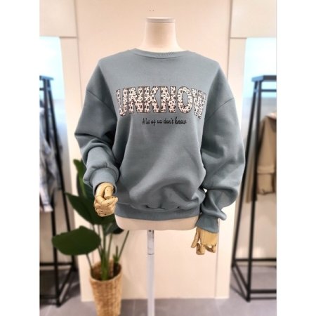 호피 레터링 기모 맨투맨 다크그레이