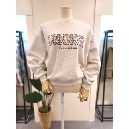 호피 레터링 기모 맨투맨 브라운