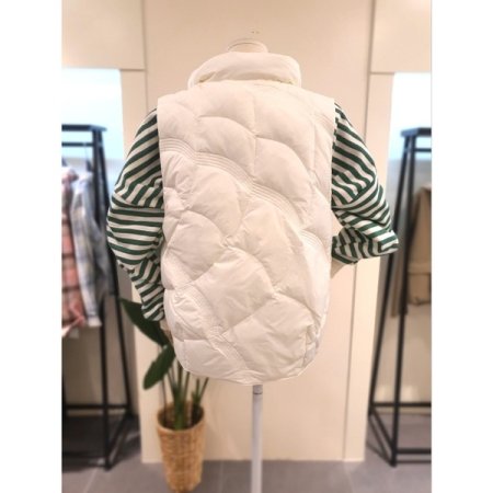 스티치 버튼 덕다운 패딩 조끼 IV