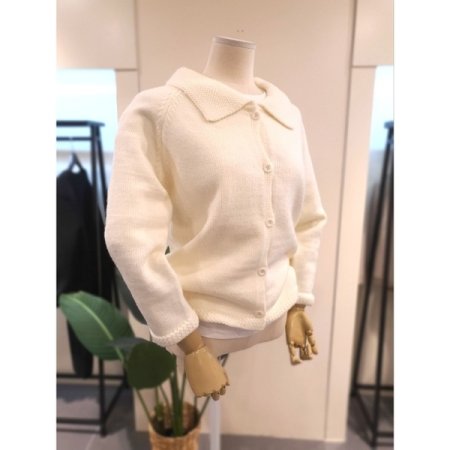 콤마 카라 버튼 가디건 크림