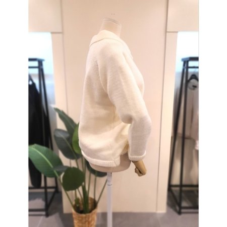 콤마 카라 버튼 가디건 크림