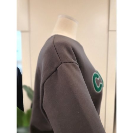 폼폼 패치 기모 맨투맨 다크그레이