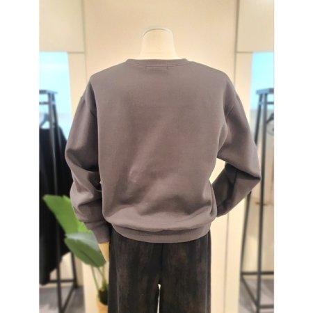 폼폼 패치 기모 맨투맨 다크그레이