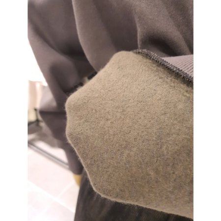 폼폼 패치 기모 맨투맨 다크그레이