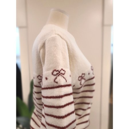 리본 라운드넥 니트 레드