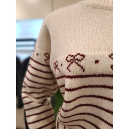 리본 라운드넥 니트 레드