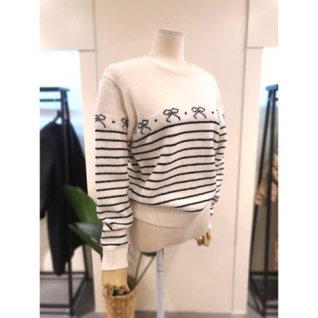 리본 라운드넥 니트 아이보리