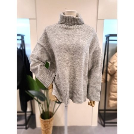 모디 언발 터틀넥 보카시 니트 카키