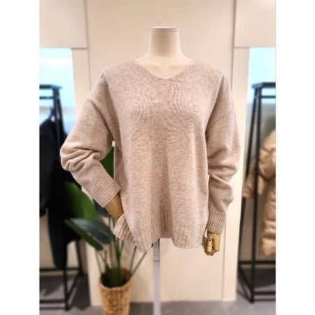 언발 V넥 니트 오트밀