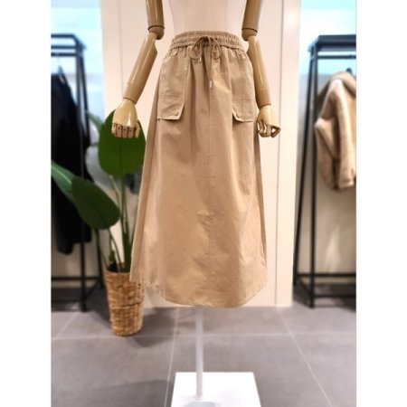 포켓 밴딩 뒷트임 스커트 베이지