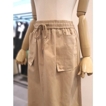 포켓 밴딩 뒷트임 스커트 베이지