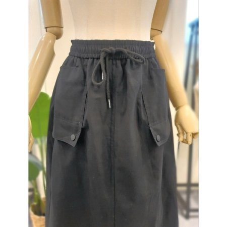 포켓 밴딩 뒷트임 스커트 블랙