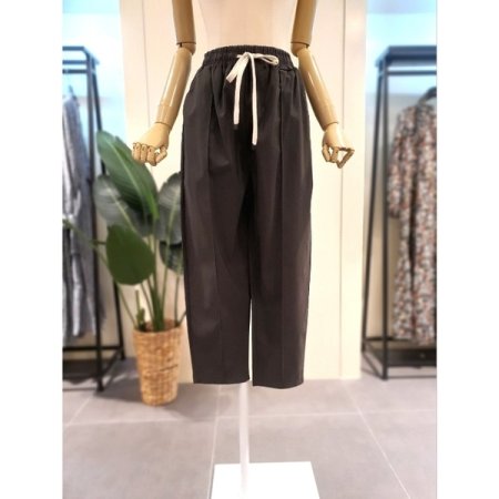 배색 스트링 핀턱 배기 팬츠 베이지