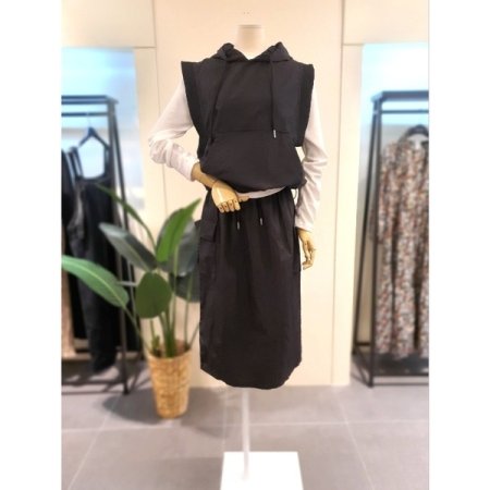 바스락 스트링 후드 스커트 세트 블랙