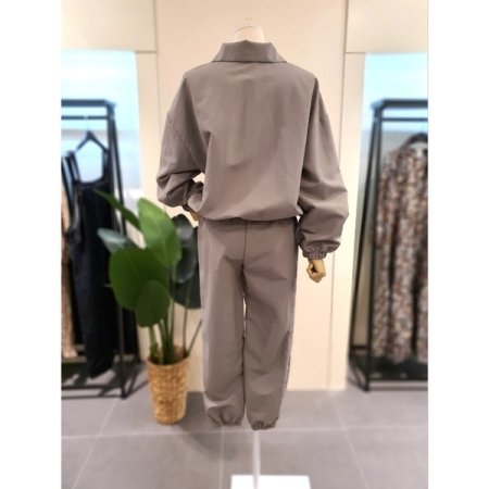 와이피 반집업 조거팬츠 세트 그레이