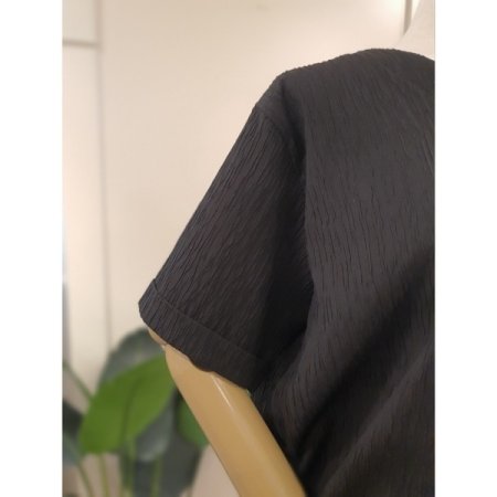 주름 브이넥 반팔 원피스 블랙