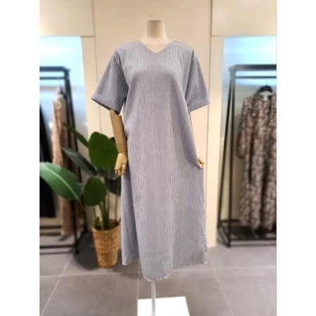 주름 브이넥 반팔 원피스 블루