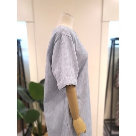 주름 브이넥 반팔 원피스 블루