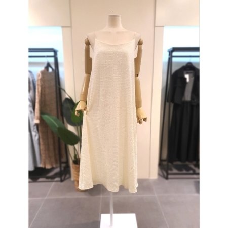 엠보 끈 원피스 블랙