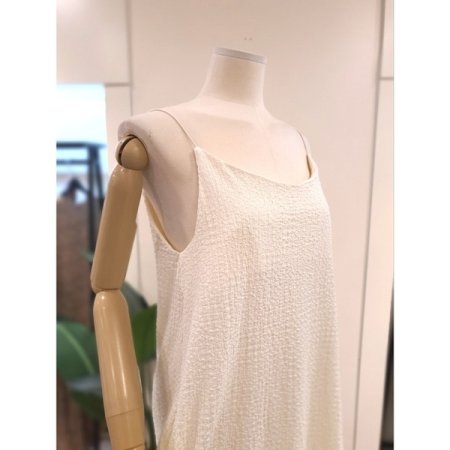 엠보 끈 레이어드 롱 원피스 크림