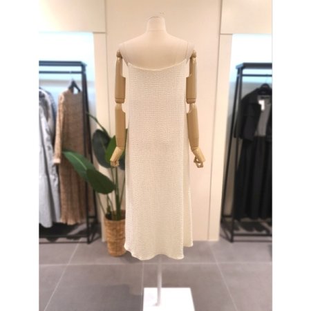 엠보 끈 레이어드 롱 원피스 크림