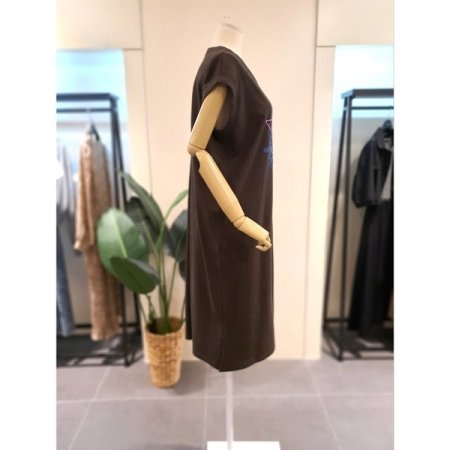 하와이 민소매 원피스 브라운