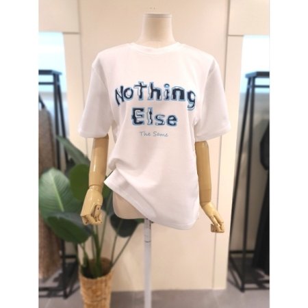 썸띵 반팔 티셔츠 화이트