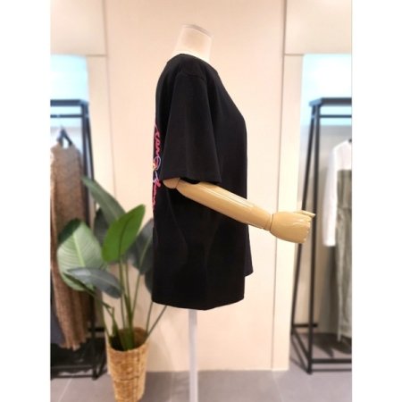 플라워 솔리드 루즈핏 반팔티 블랙