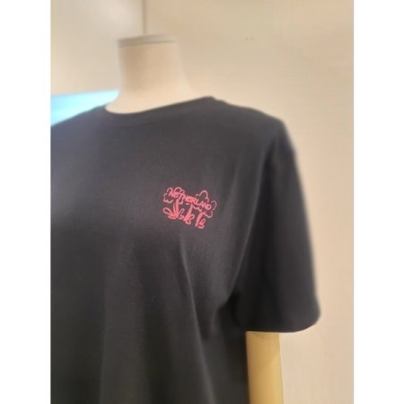 플라워 솔리드 루즈핏 반팔티 블랙