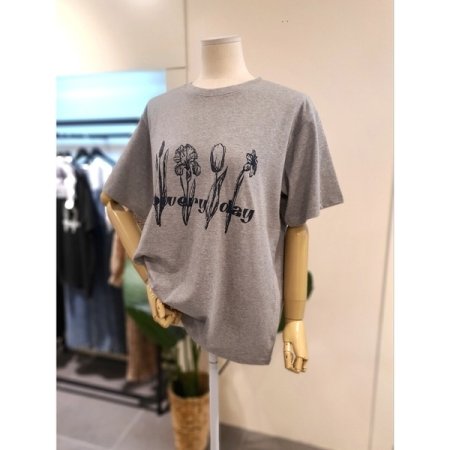 플로럴 반팔 티셔츠 그레이