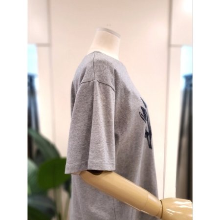 플로럴 반팔 티셔츠 그레이