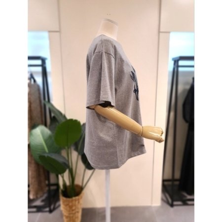 플로럴 반팔 티셔츠 그레이