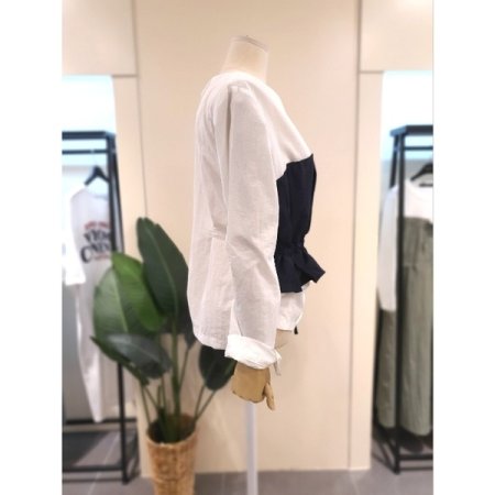 레이어드 배색 블라우스 네이비