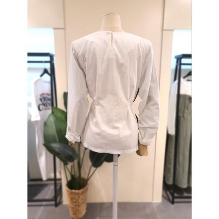 레이어드 배색 블라우스 네이비