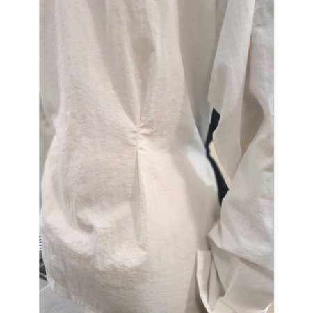 레이어드 배색 블라우스 네이비