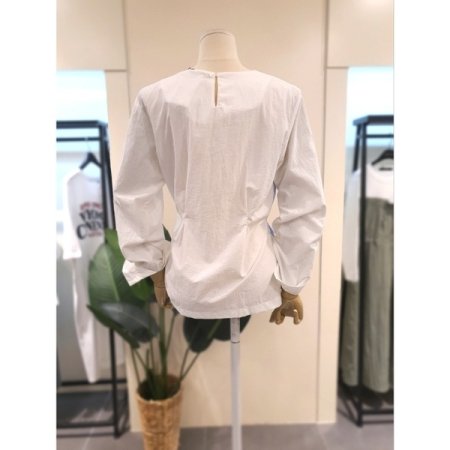 레이어드 스트링 블라우스 스카이블루