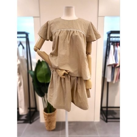 날개 블라우스 반바지 세트 베이지