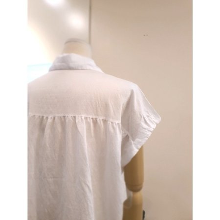 실켓 사선소매 블라우스 화이트