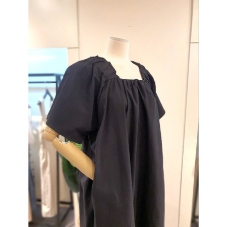 포켓 셔링 원피스 블랙