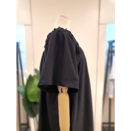 포켓 셔링 원피스 블랙