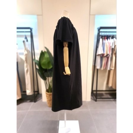 포켓 셔링 원피스 블랙