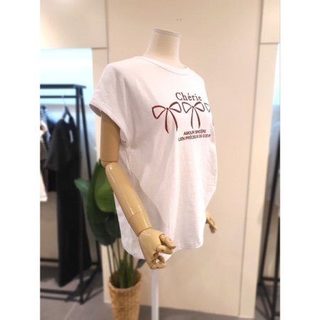 체리 리본 민소매 티셔츠 아이보리