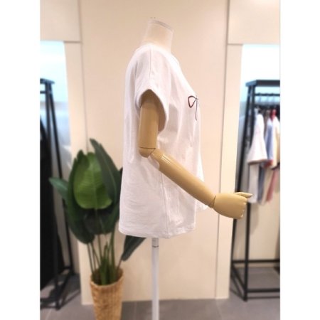 체리 리본 민소매 티셔츠 아이보리